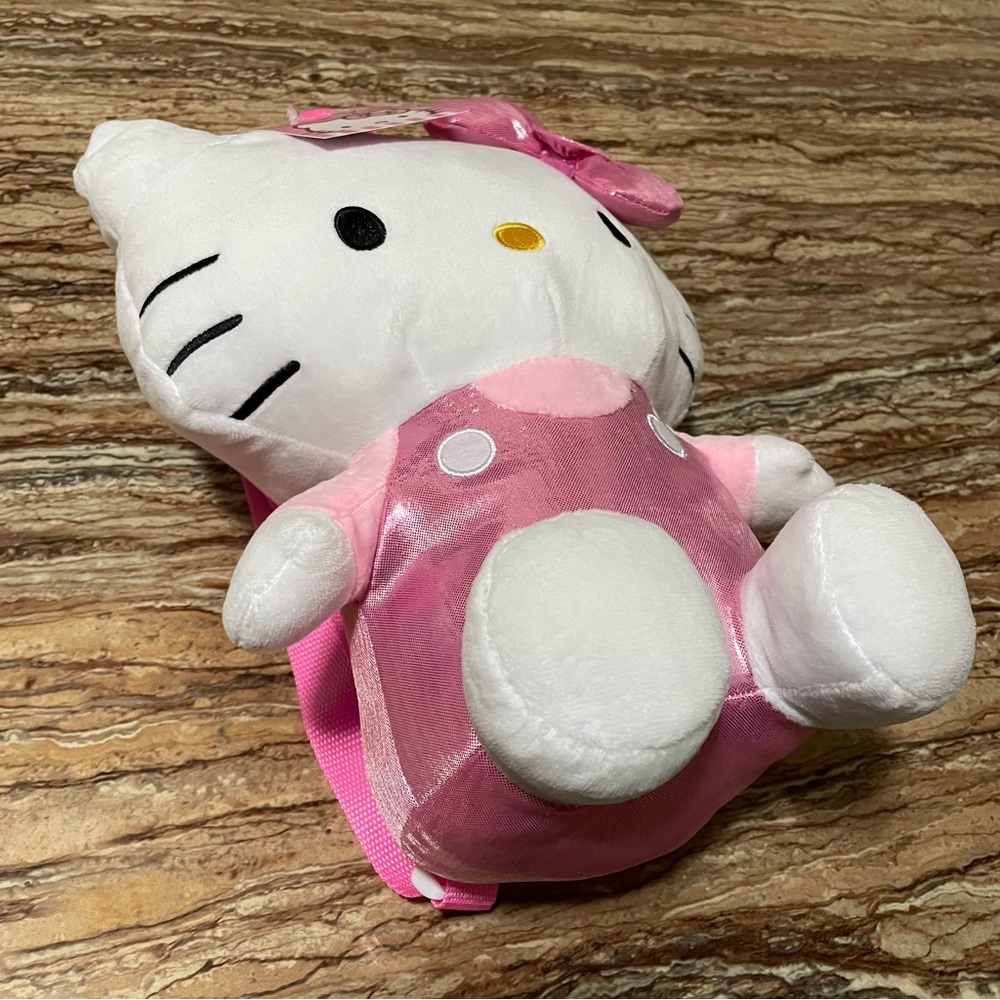 Hello Kitty - Picture 3 of 5